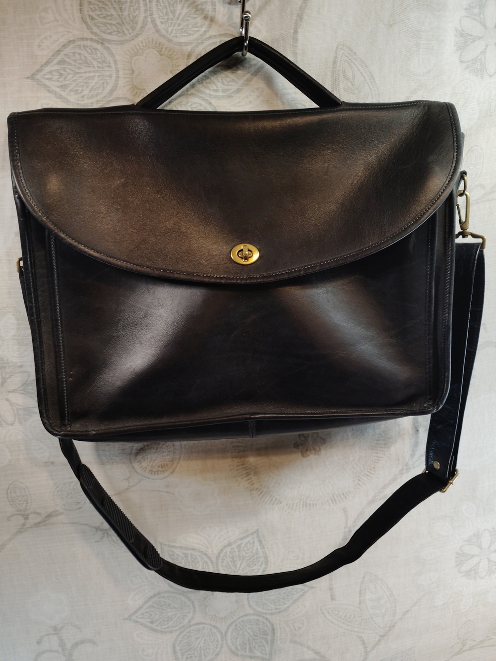 Laura Usa Classic Black Genuine Leather Crossbody/ Messenger Satchel Briefcase